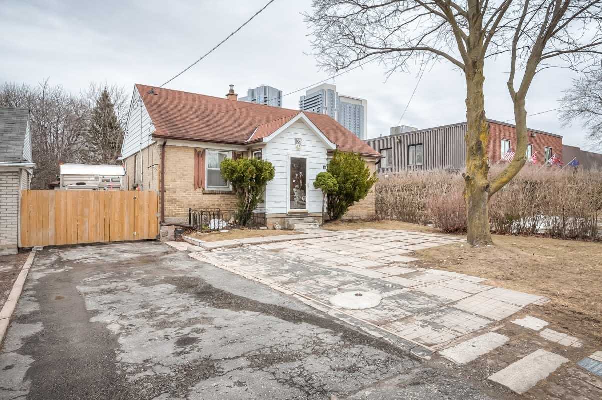 35 Lamont Avenue Toronto | Zolo.ca